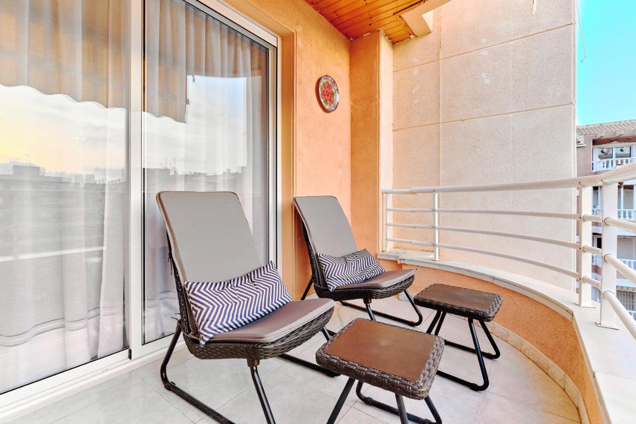 Lovely Sunny Apartment With Shared Pool And Private Parking Torrevieja Exterior foto